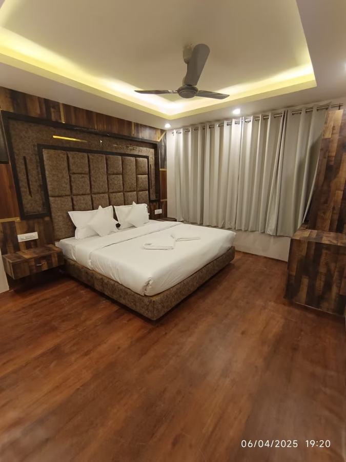 Hotel Khyber By Angl Wings,Dalgate,3 star