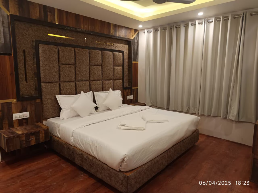 Hotel Khyber By Angl Wings,Dalgate,3 star