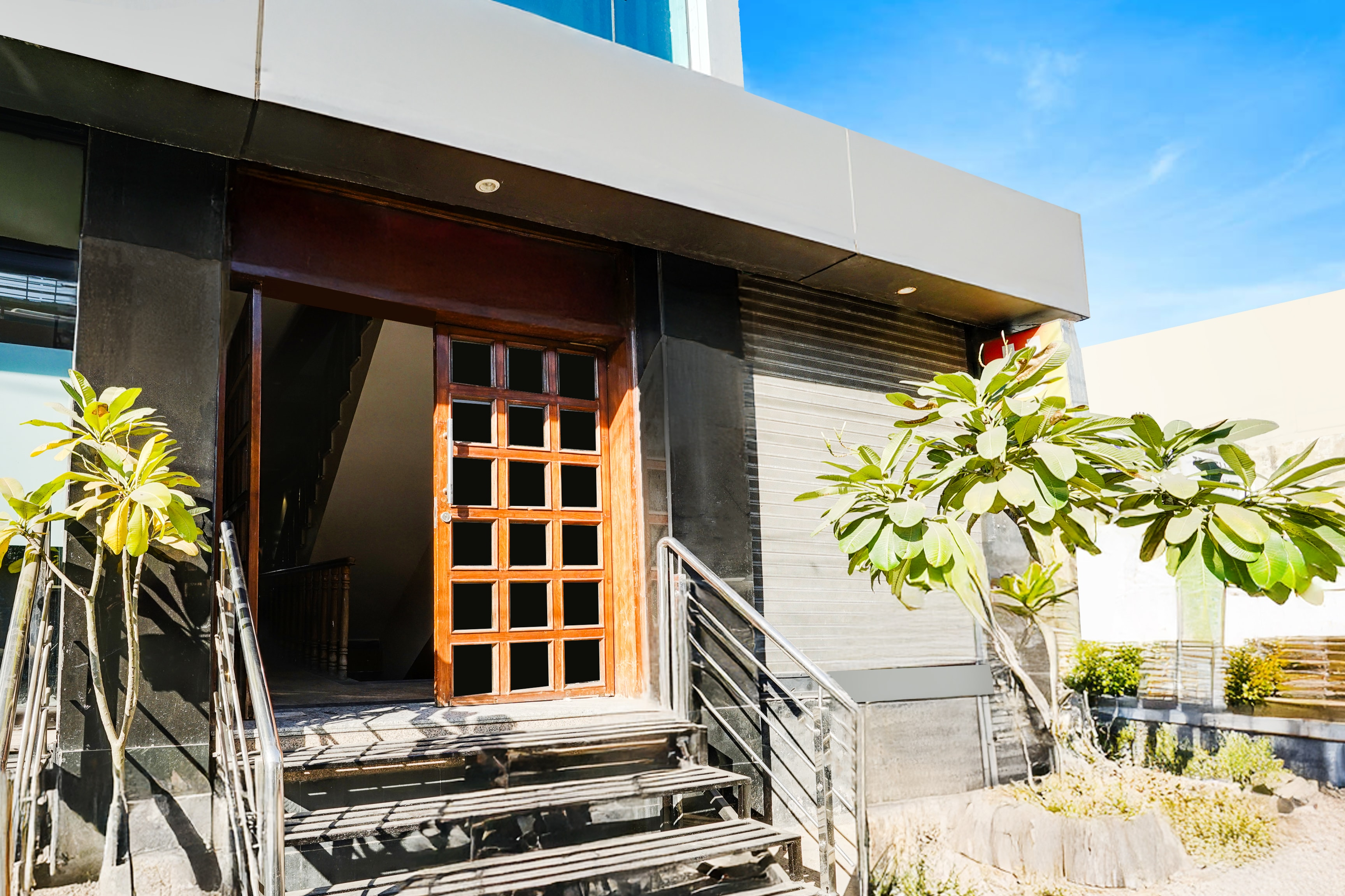 super hotel o collectorate circle formerly hotel dhamu