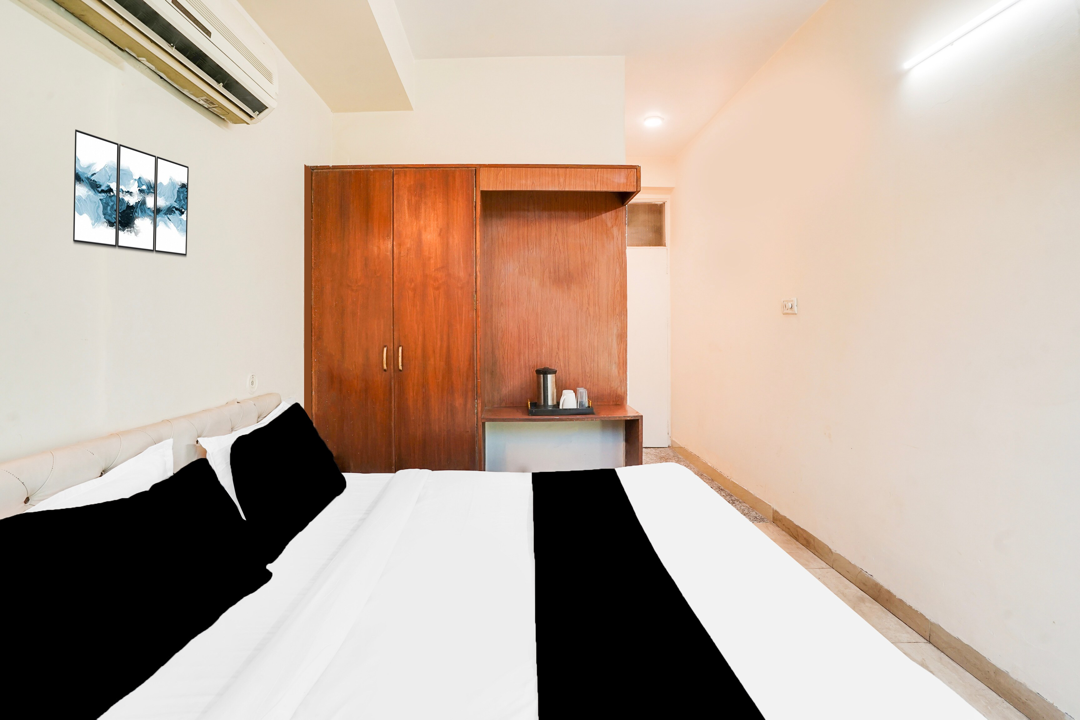 super hotel o collectorate circle formerly hotel dhamu