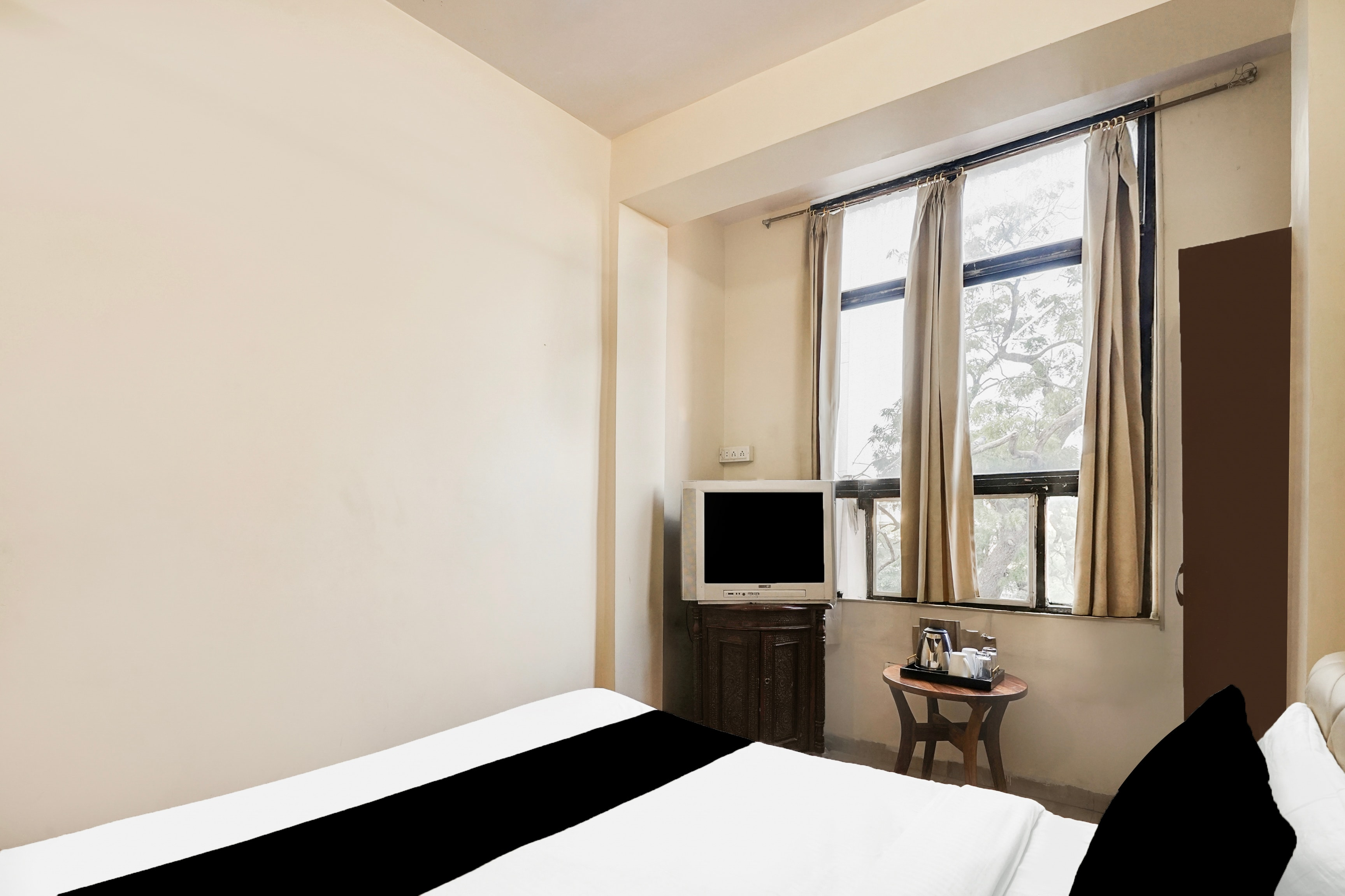 super hotel o collectorate circle formerly hotel dhamu