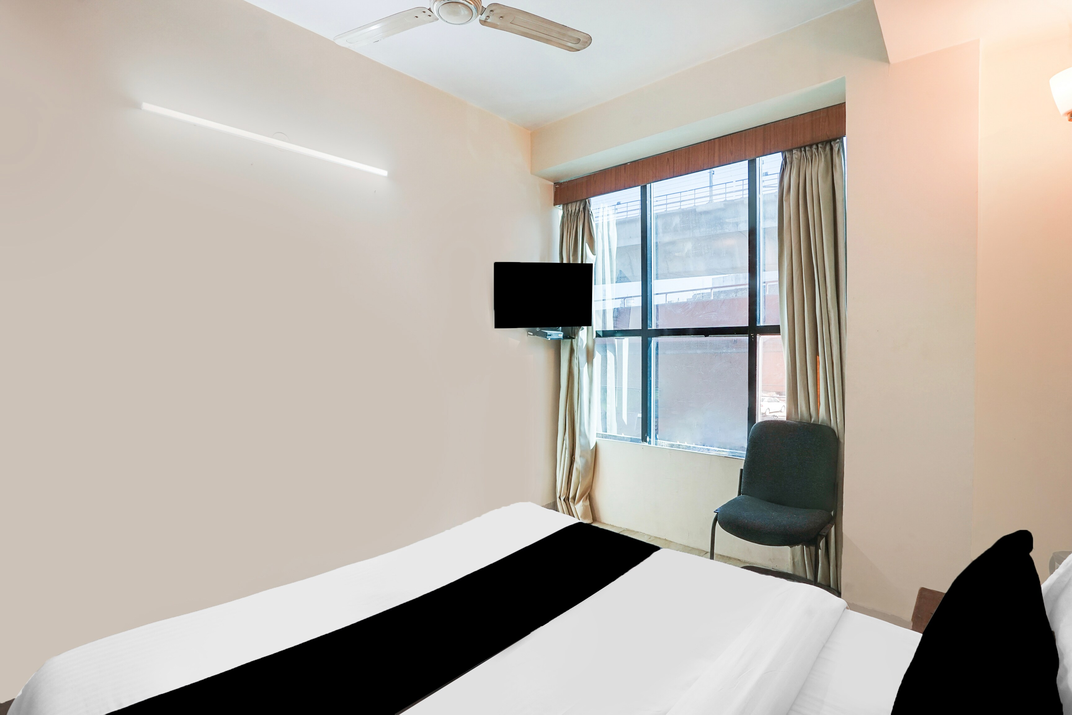 super hotel o collectorate circle formerly hotel dhamu