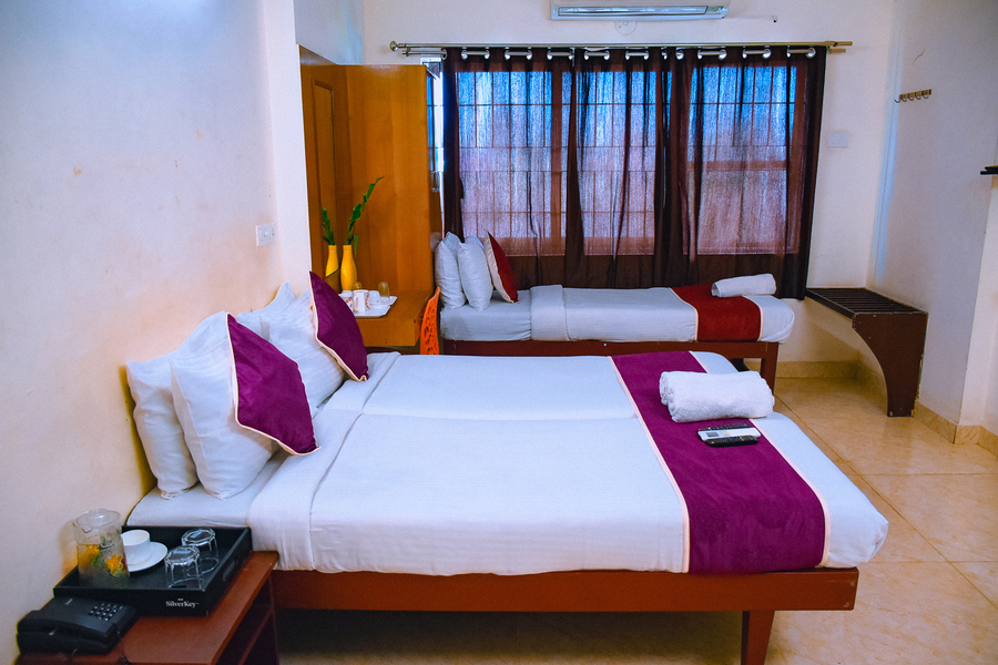 naksha tree hotels kishore inn koyambedu