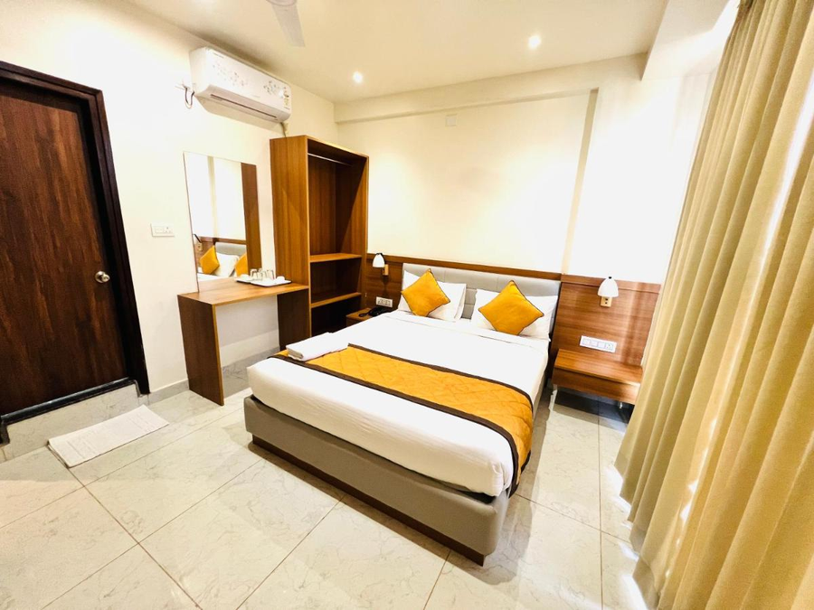 Sterling Wood Hotel,,3 star