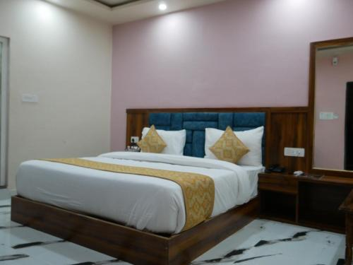 hotel ayushman inn