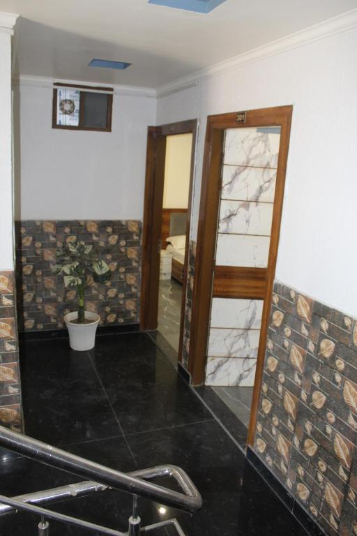 Radha Krishna Spiritual Stay,,3 star