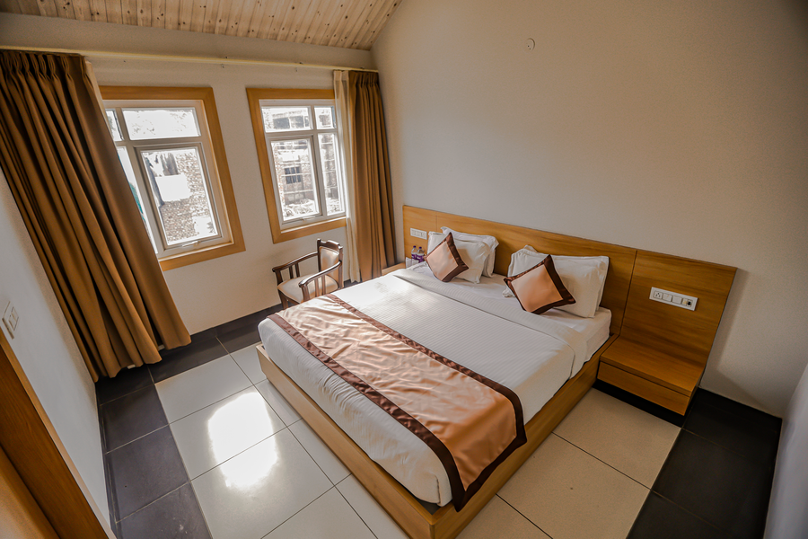 hotel mukut mani
