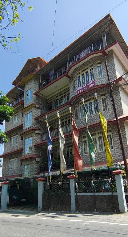 Divyaraa Breathing Stone,Rishi Road,3 star