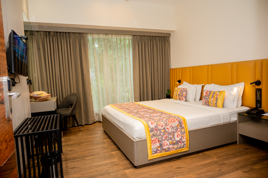 urvi banquets and guest house