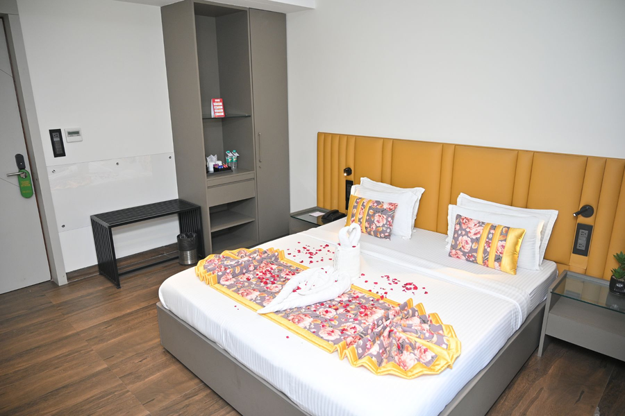 urvi banquets and guest house