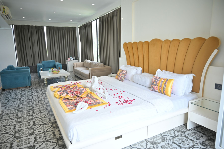 urvi banquets and guest house