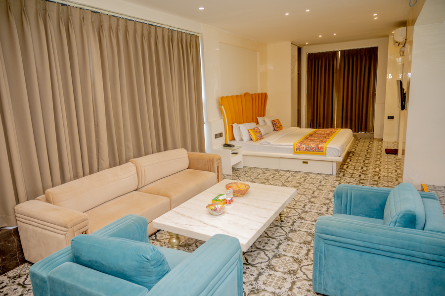 urvi banquets and guest house