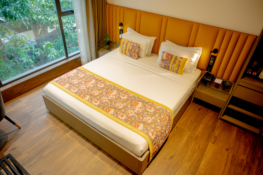 urvi banquets and guest house