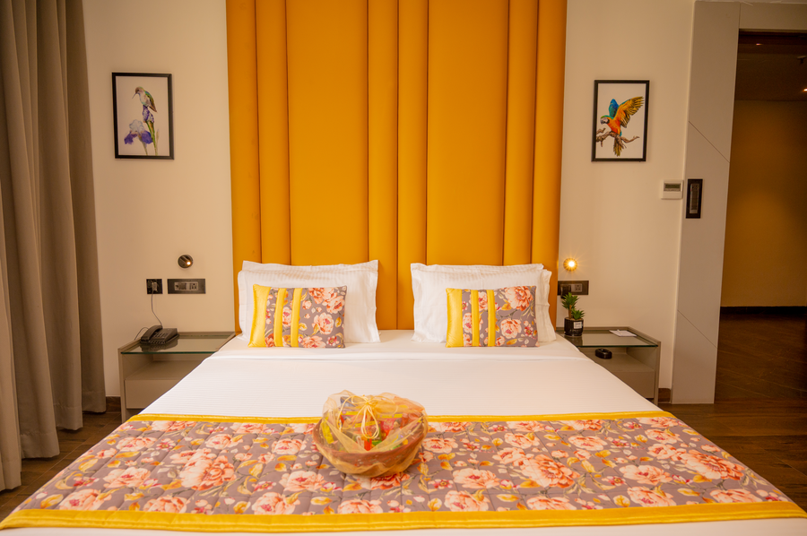urvi banquets and guest house