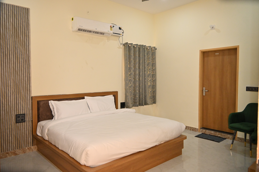 the dollar hotel and resort