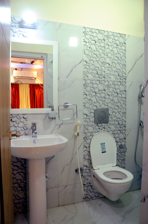 hotel green leaf regency near medica oncology