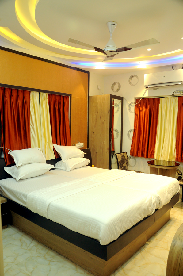 hotel green leaf regency near medica oncology