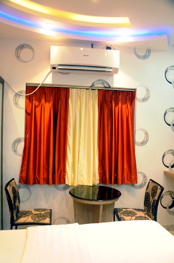 hotel green leaf regency near medica oncology