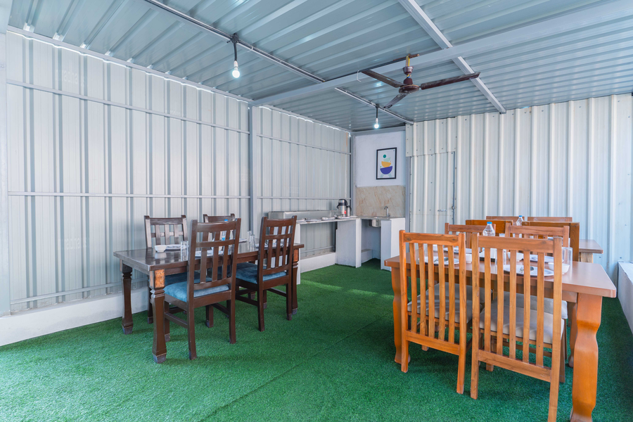 Treebo Emirates Suites Indiranagar,Old Airport Road,3 star