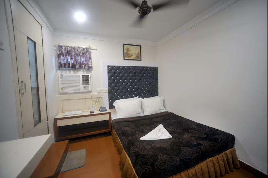 hotel al sana