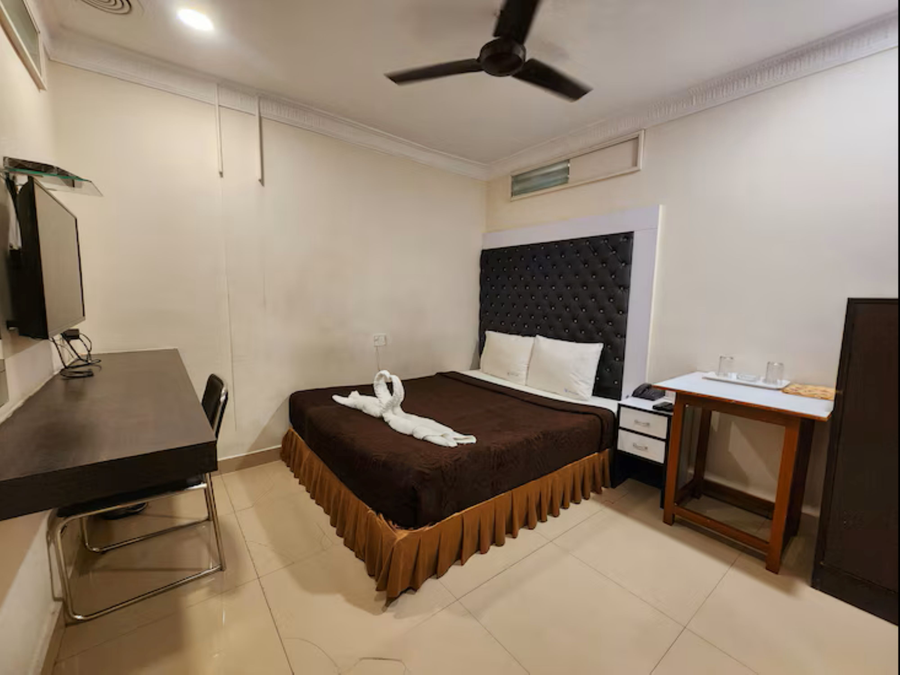 hotel al sana