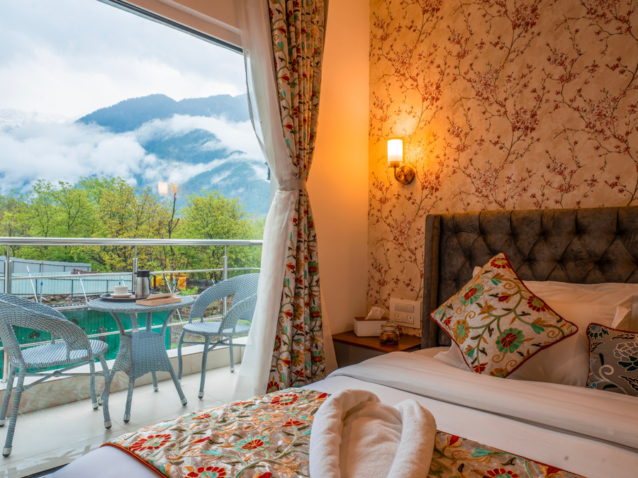Moustache Hostel Pahalgam,,3 star