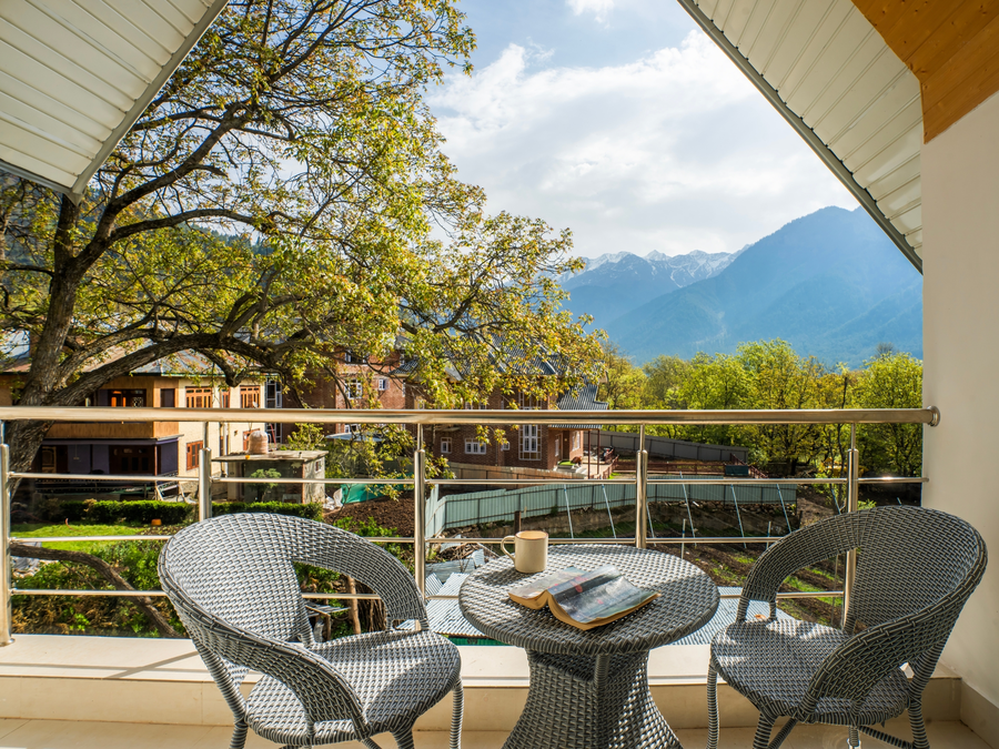 moustache hostel pahalgam