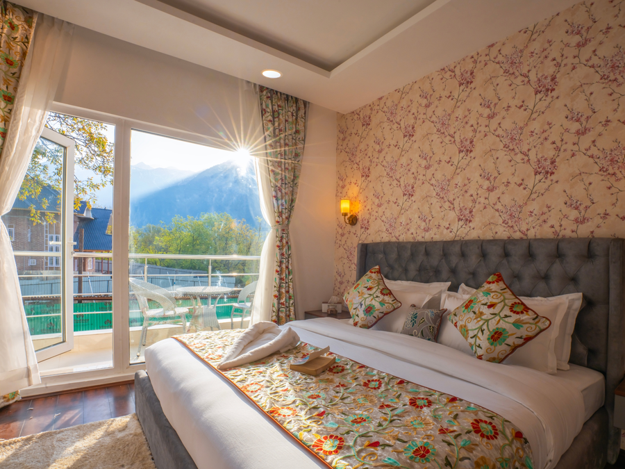 moustache hostel pahalgam