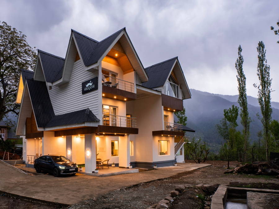 Moustache Hostel Pahalgam,,3 star