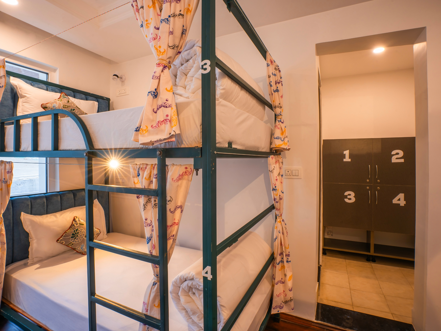 moustache hostel pahalgam