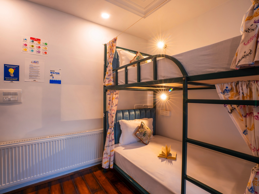 Moustache Hostel Pahalgam,,3 star