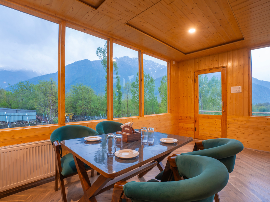moustache hostel pahalgam