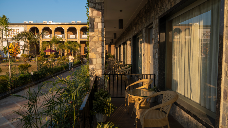 Corbett Elegant Retreat,,4 star