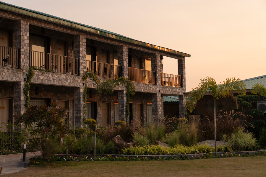 Corbett Elegant Retreat,,4 star