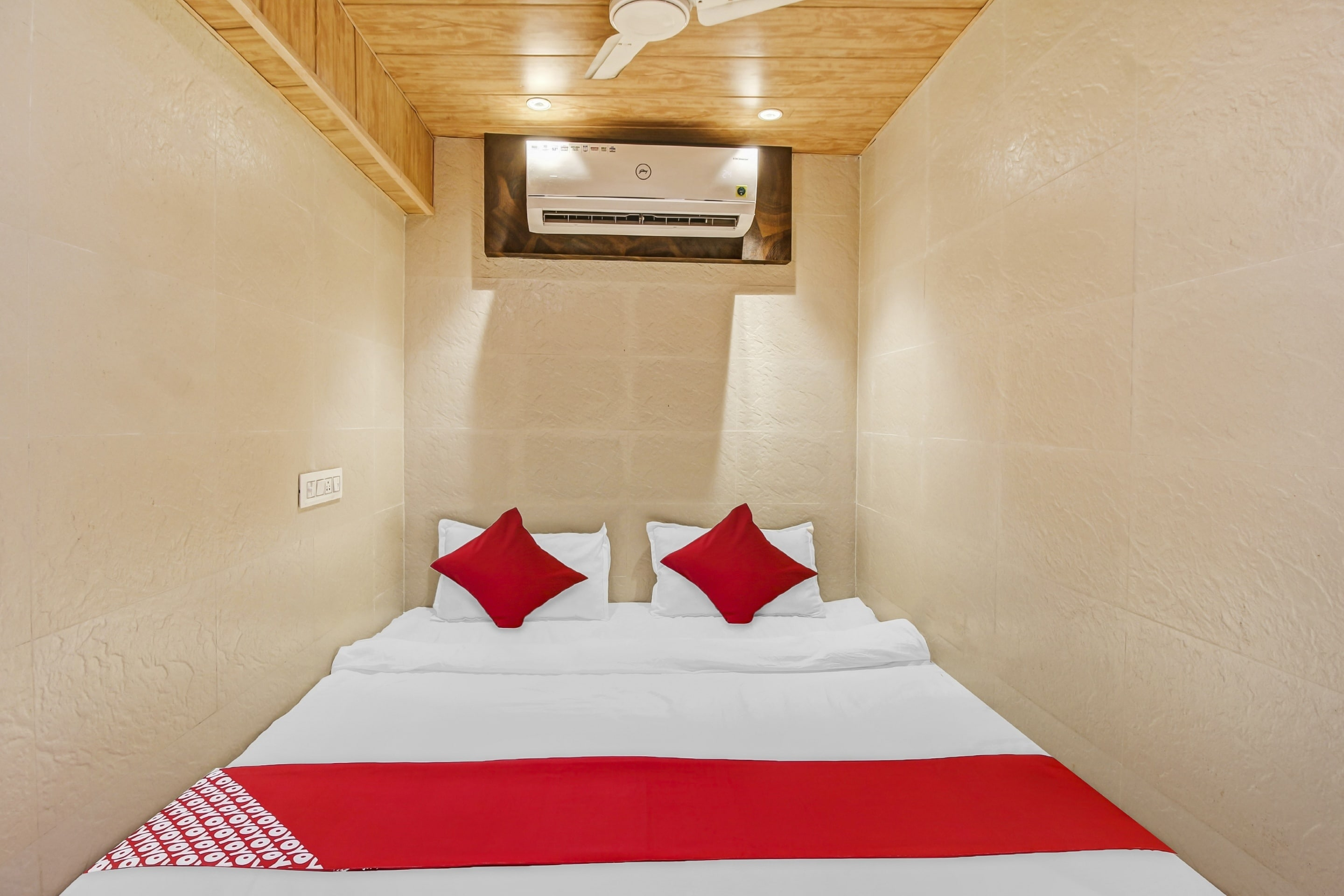 Super Hotel O Ambedkar Chowk Ulhasnagar,,3 star