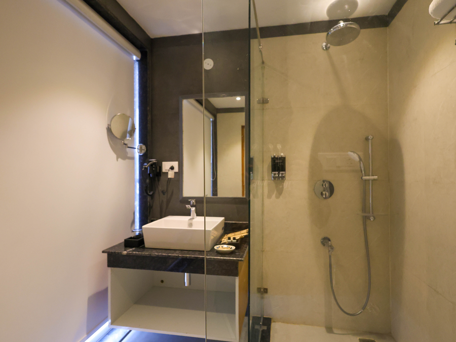 click hotel bhuntar kullu manali bhuntar airport