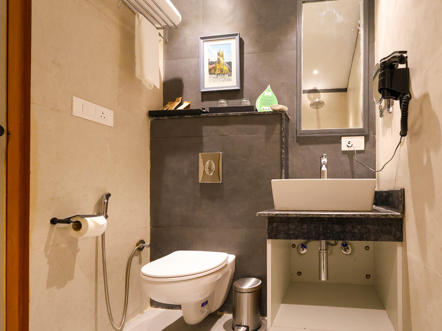 click hotel bhuntar kullu manali bhuntar airport