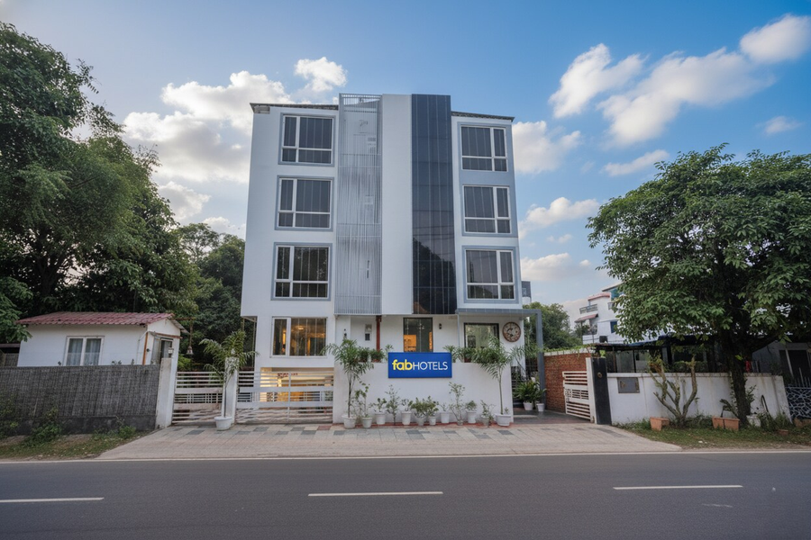 Fabhotel Marine,,2 star