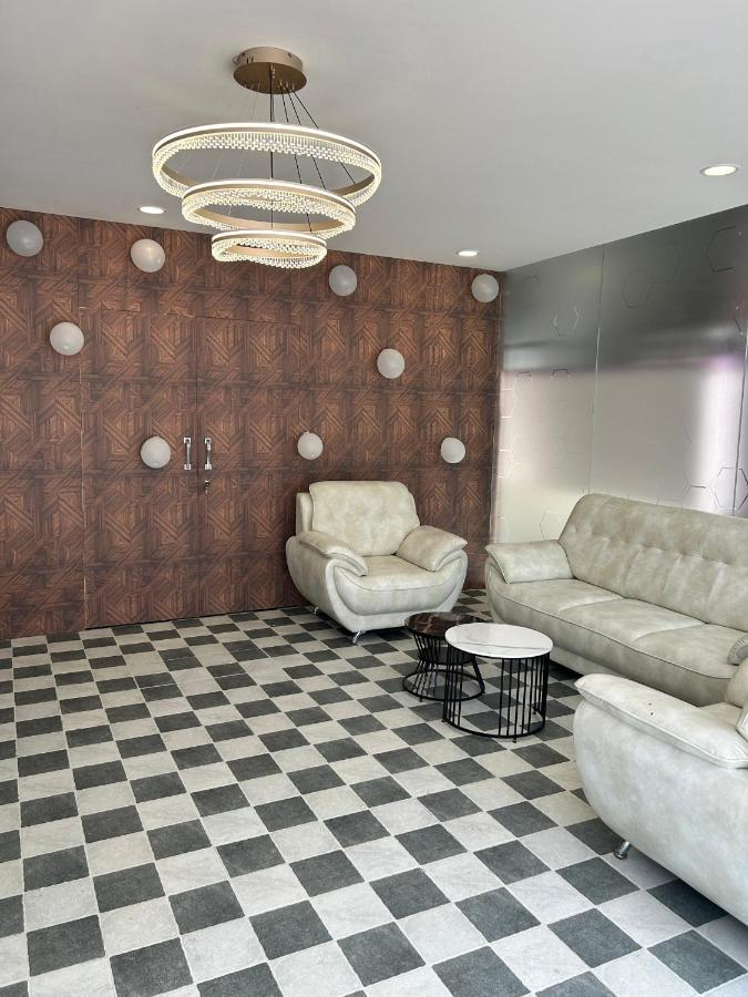 daffodil suites by rhlv