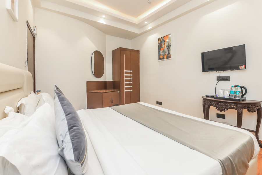 the orion express kailash colony