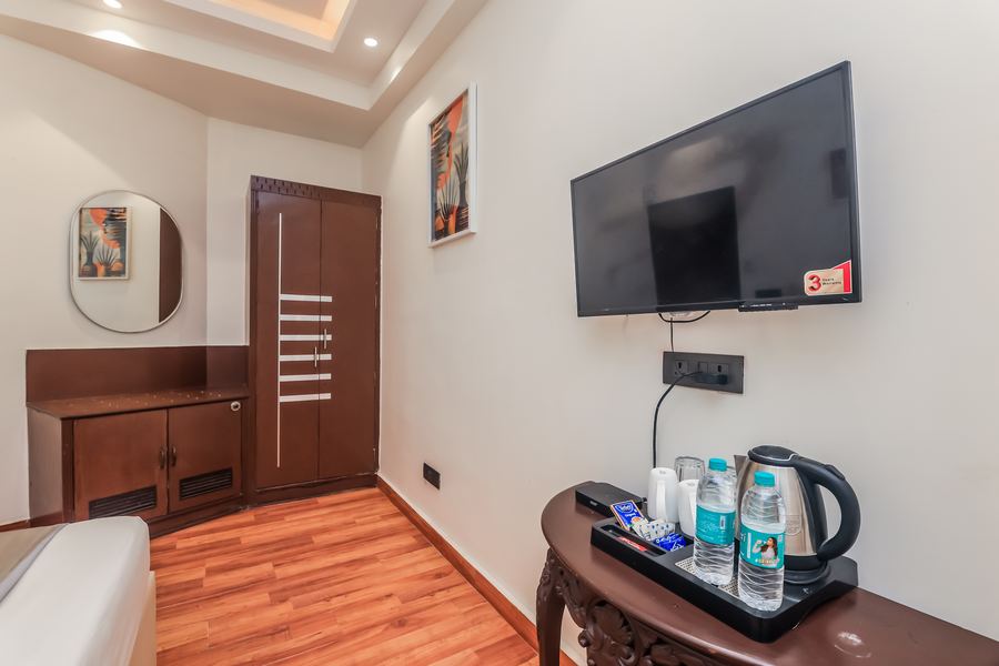 the orion express kailash colony