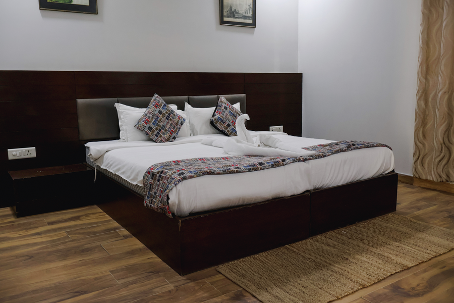 hhw hotel agra