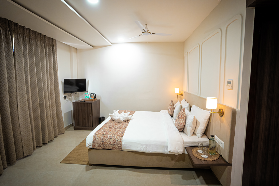 hhw hotel agra