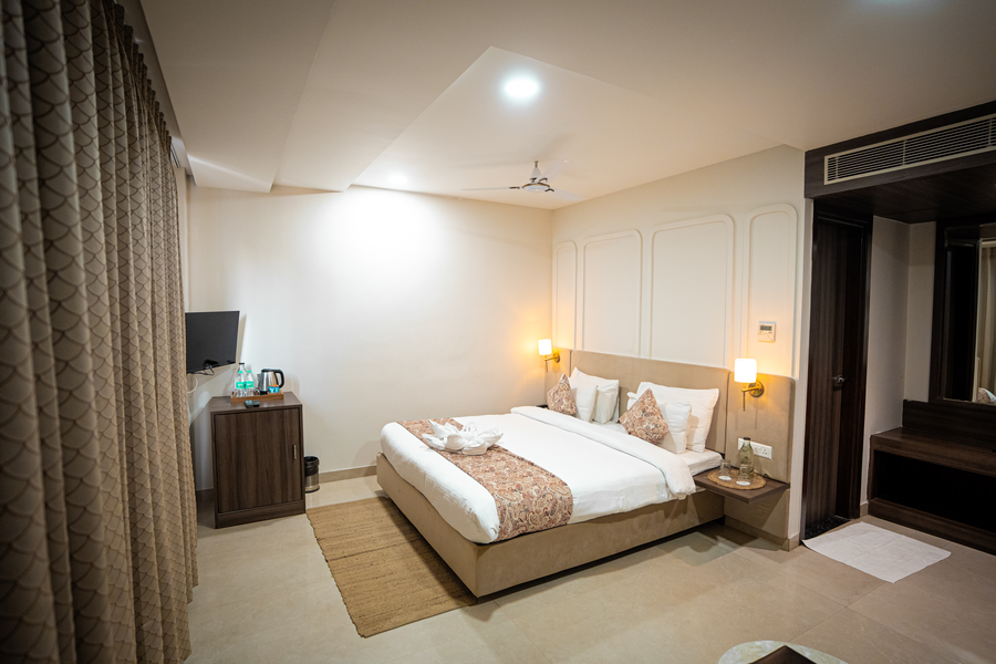 hhw hotel agra