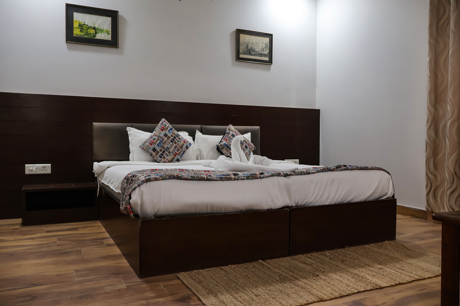 hhw hotel agra