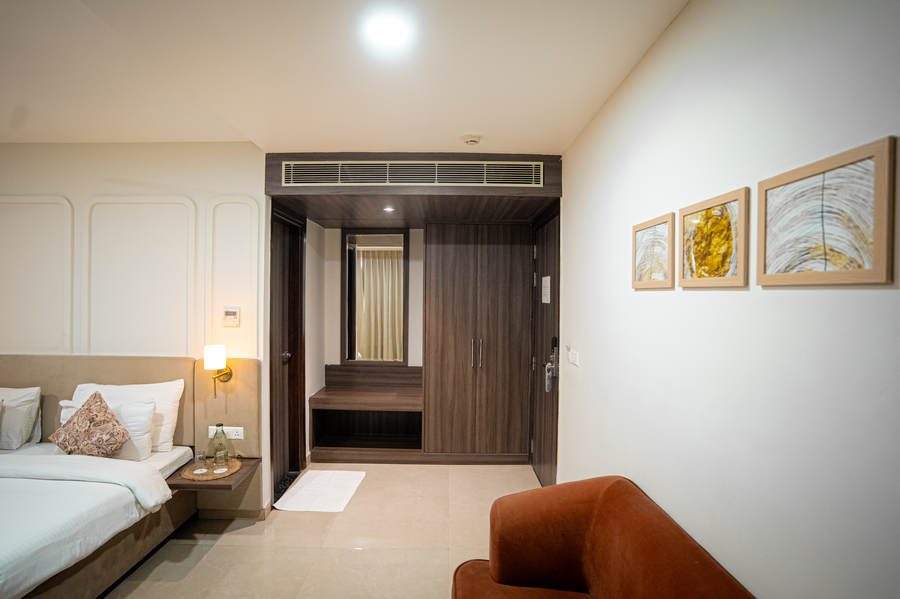 hhw hotel agra