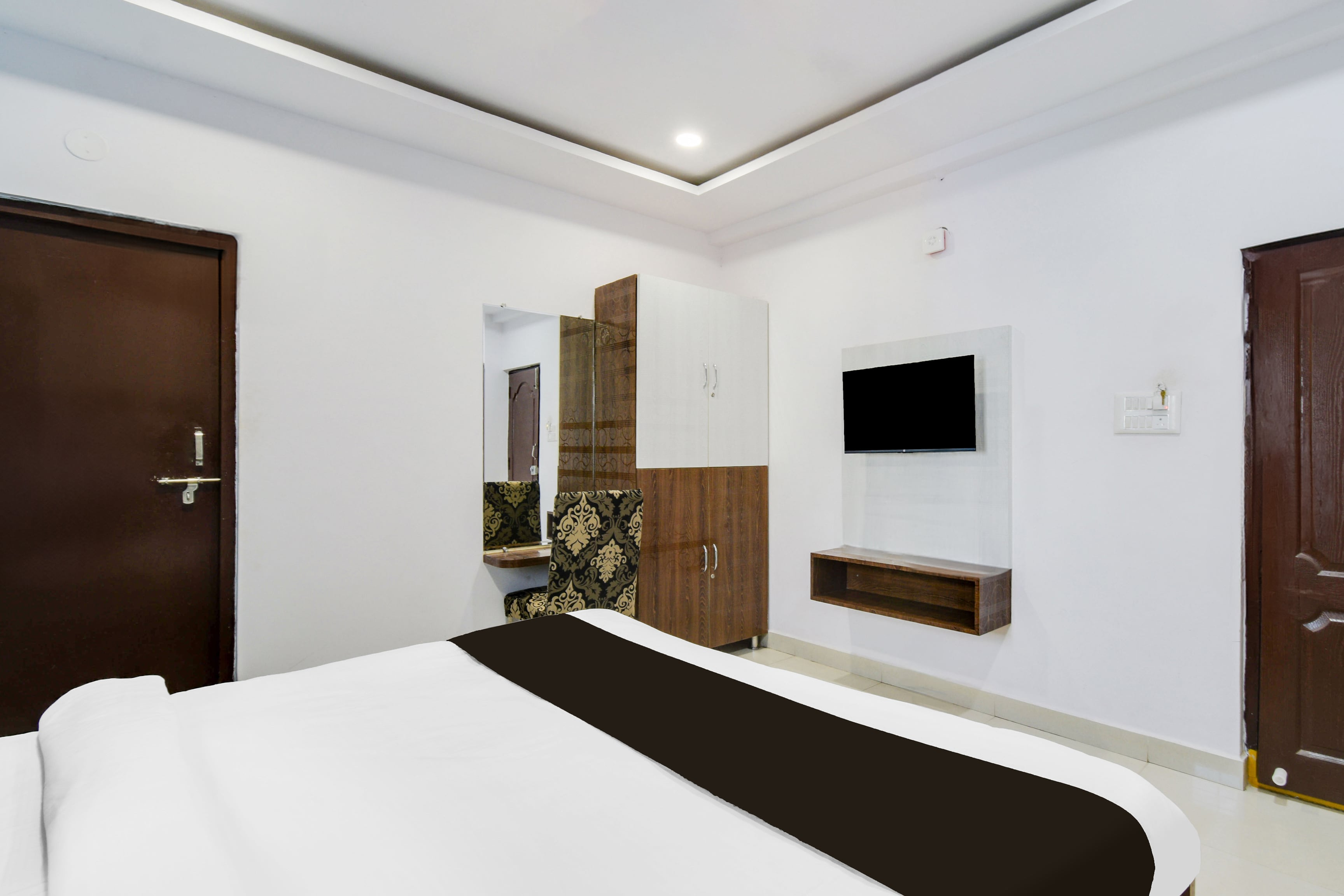 Super Townhouse Hitech City Madhapur,Hyderabad|Chanda Nagar,3 star