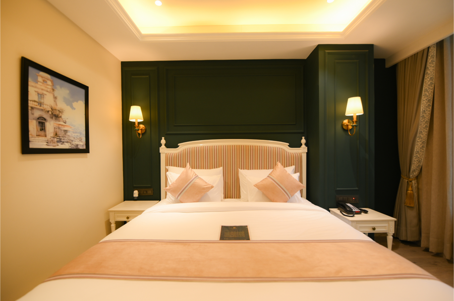 the sunder palace luxury boutique hotel