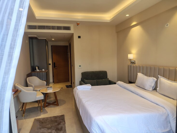 Celestial Manor,Gomti Nagar,4 star