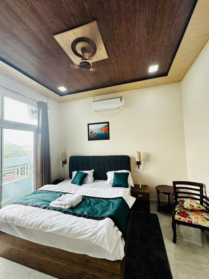 hotel baba kinaram kutir